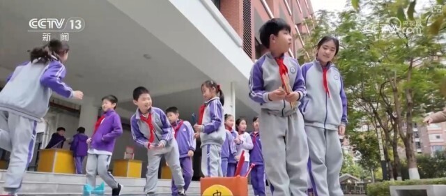 年轻队员从